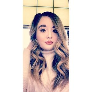 Meet your Posher, Courtney